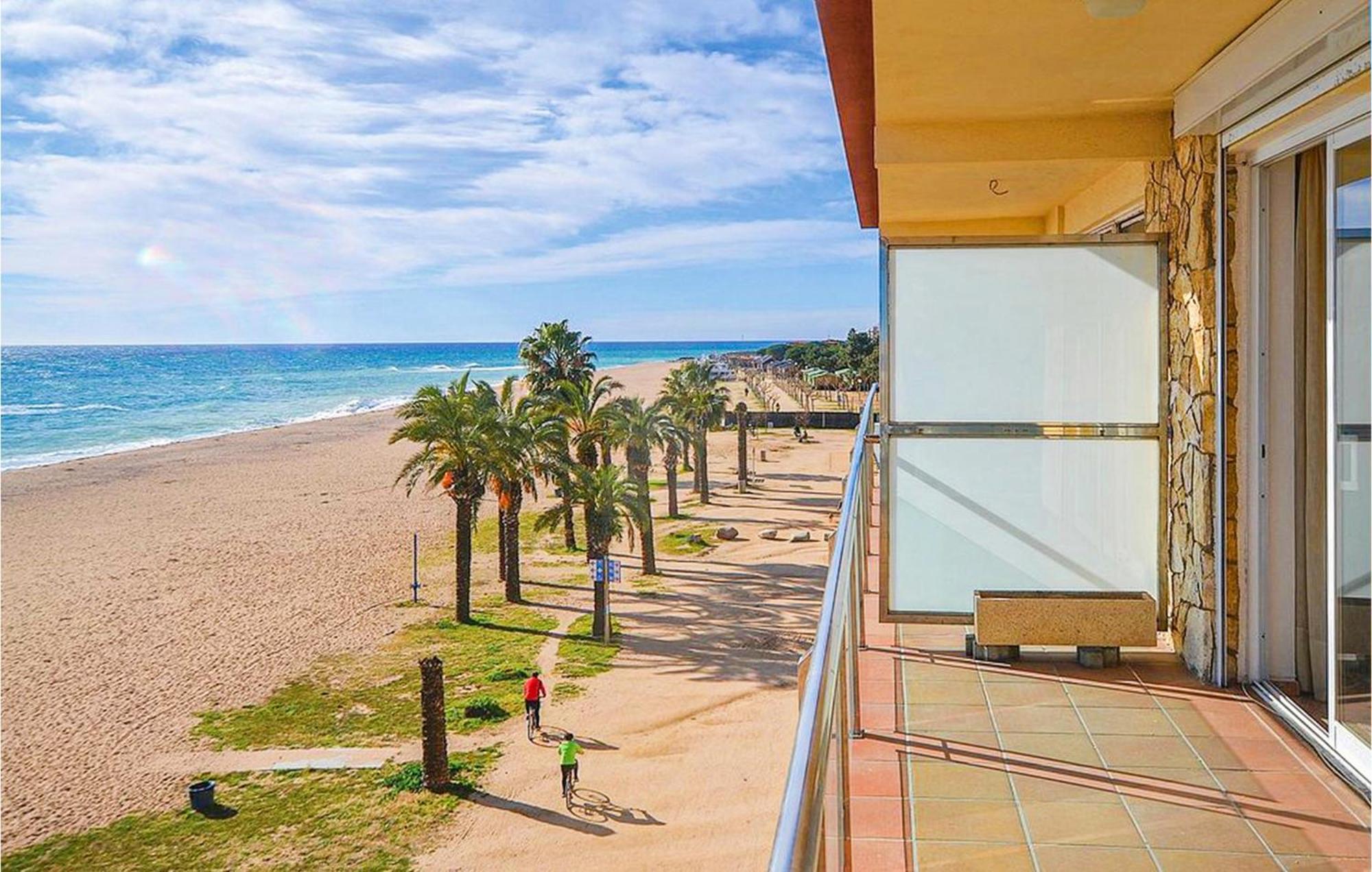 Awesome Apartment In Santa Susanna With Kitchen Экстерьер фото